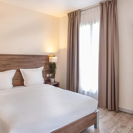 פריז Hotel La Perle Montparnasse מראה חיצוני תמונה
