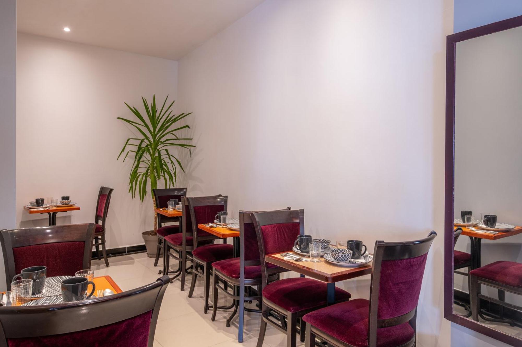 פריז Hotel La Perle Montparnasse מראה חיצוני תמונה
