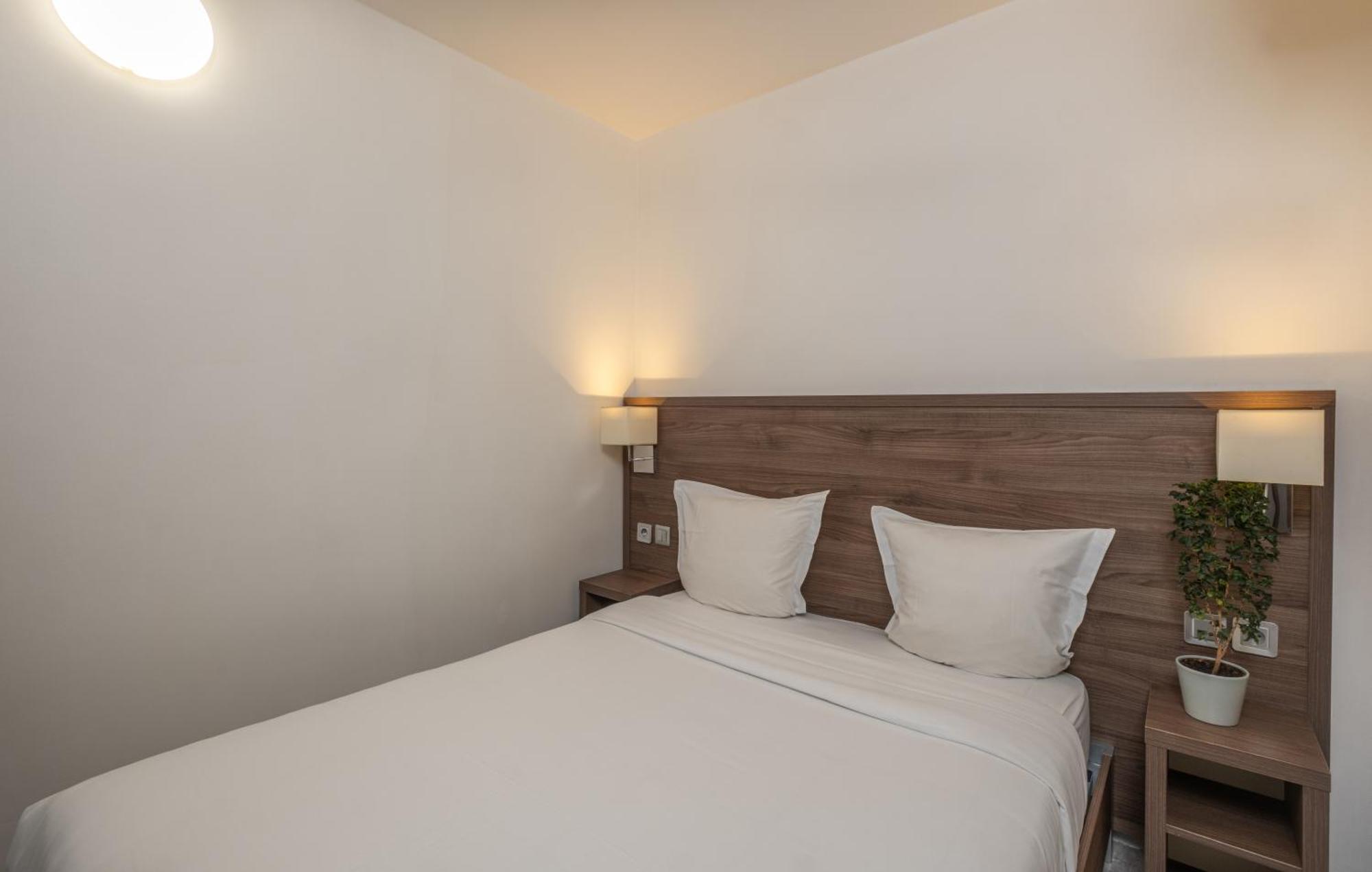 פריז Hotel La Perle Montparnasse מראה חיצוני תמונה