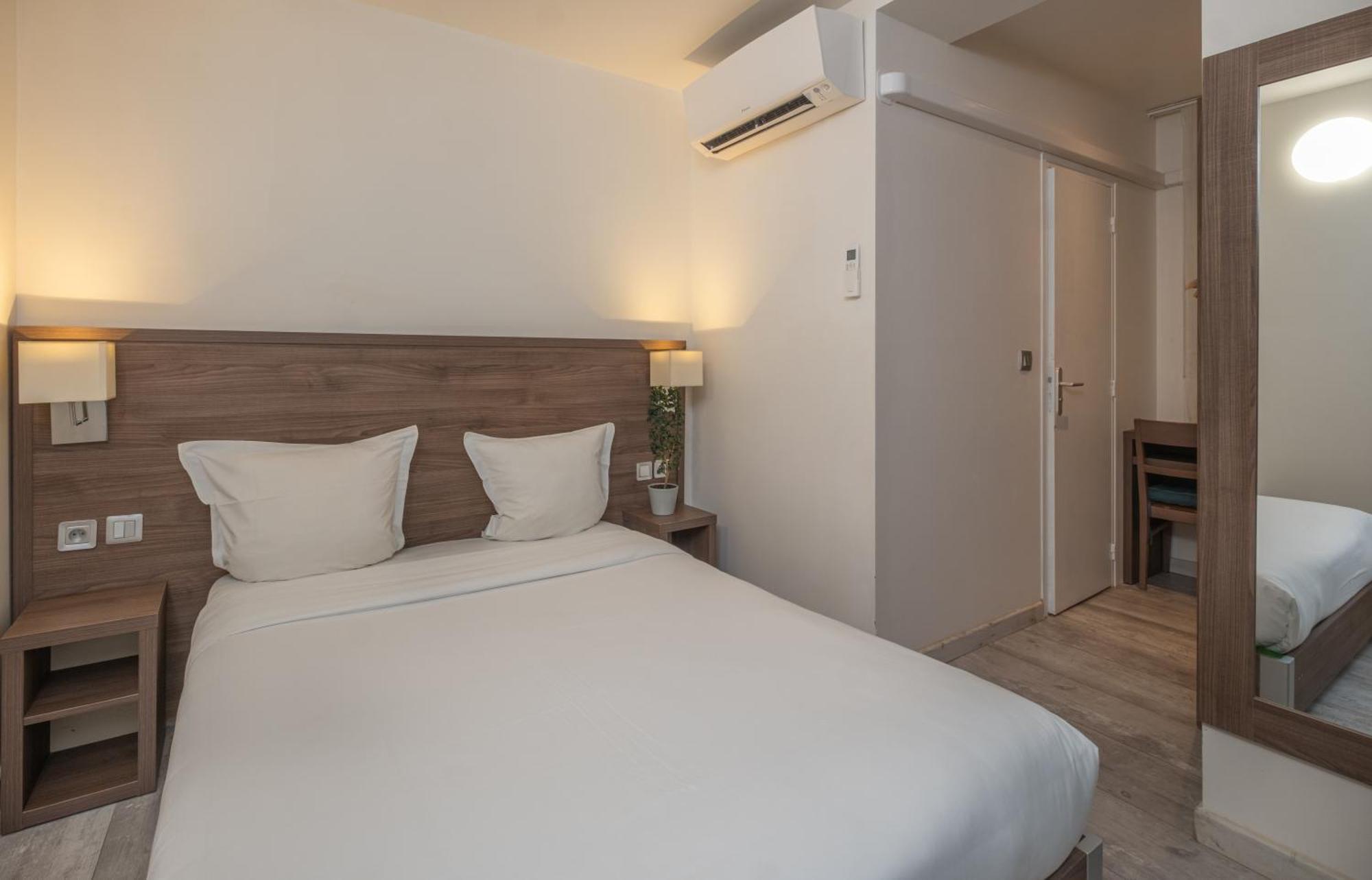 פריז Hotel La Perle Montparnasse מראה חיצוני תמונה