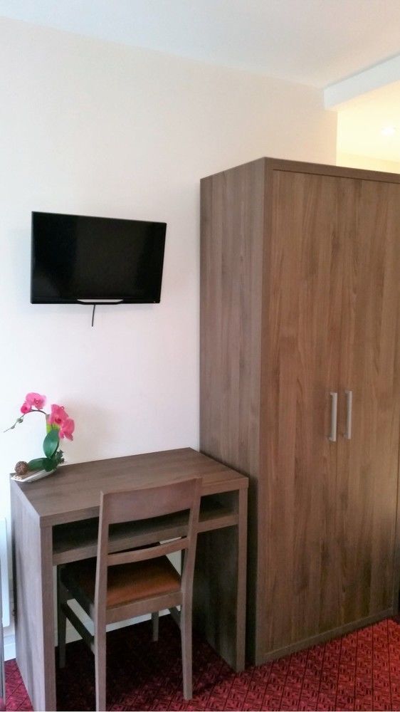 פריז Hotel La Perle Montparnasse מראה חיצוני תמונה