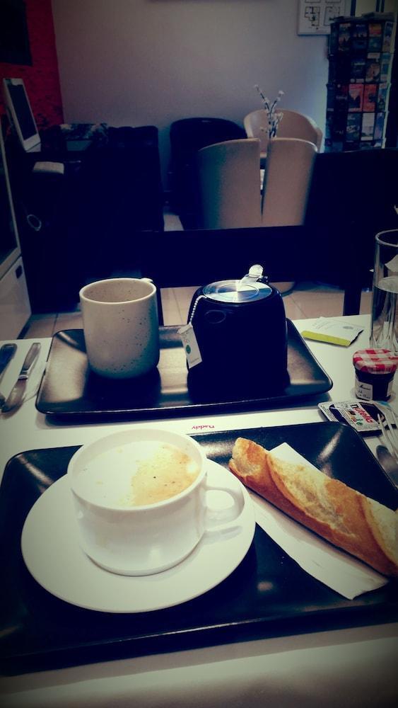 פריז Hotel La Perle Montparnasse מראה חיצוני תמונה